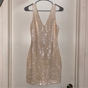 bebe double v neck ivory/cream sequin dress